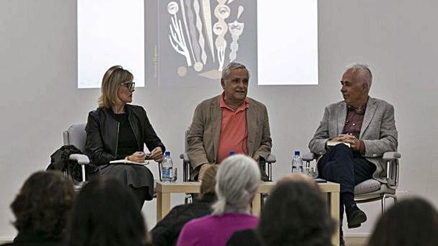 De izquierda a derecha, Elsa Guerra, Juan Cruz y Javier Durán, anoche.