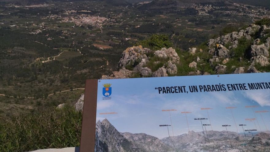 Parcent cierra temporalmente su piscina por actos vandálicos: &quot;Han accedido ilegalmente y han dejado excrementos en el agua&quot;