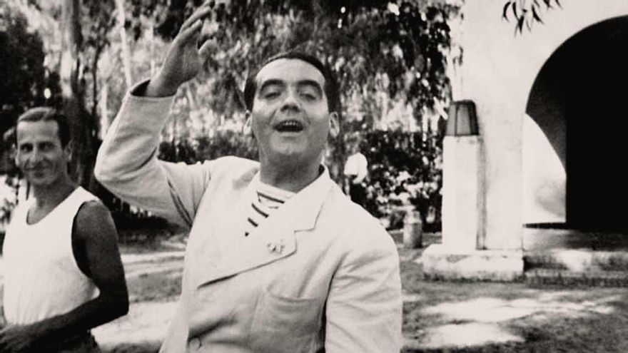 El profesor que lo sabe todo de Lorca: &quot;Comenzó a dirigir la Barraca con 33 años, pero hoy sería un simple becario&quot;