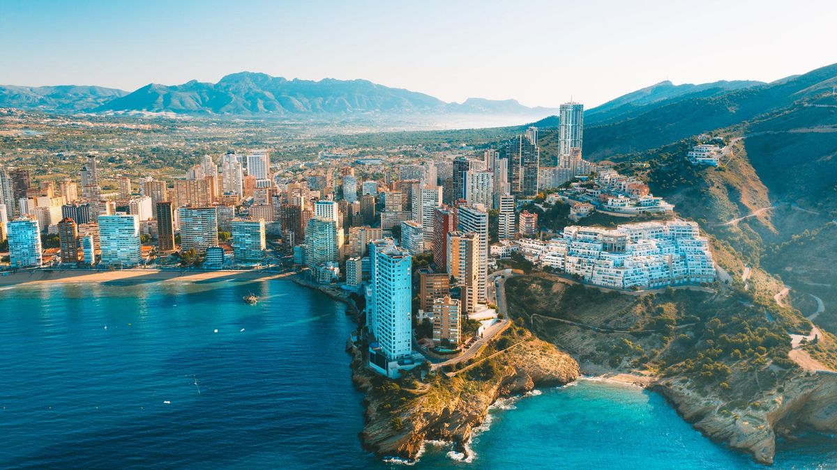 Benidorm fuera de temporada con 5 planes para descubrir el Manhattan español