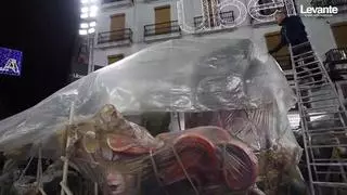 Vuelve la "estrategia del chubasquero" en la plantà de las Fallas de València 2026