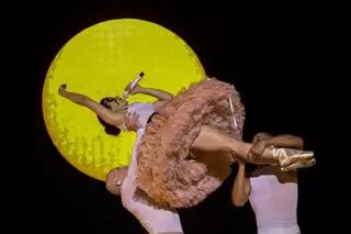 Última hora del concierto de Rosalía en Barcelona, hoy en directo | Setlist, horarios, apertura de puertas y confesionario