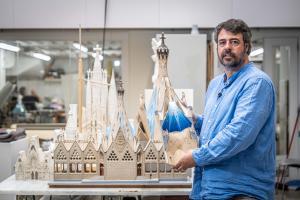 Así son la capilla de la Asunción y el taller de modelistas de Gaudí en la Sagrada Família.