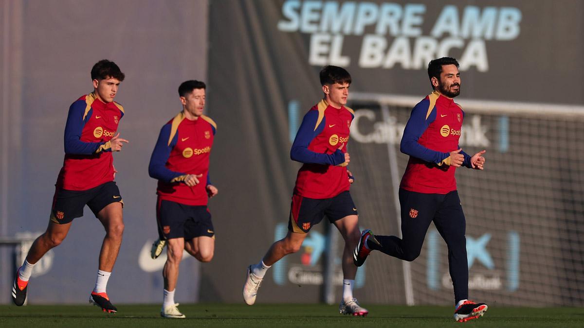 Un momento de la sesión preparatoria del FC Barcelona este viernes en la Ciutat Esportiva Joan Gamper