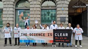 Protesta científica el 10 de mayo ante el Zurich Credit Suisse-