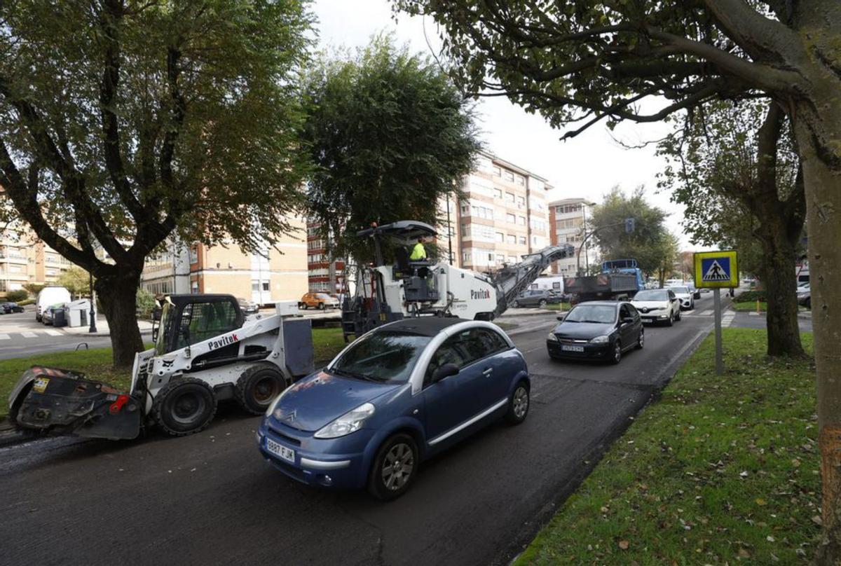 Raíces celebra el inicio de las obras de asfaltado: "Son muy necesarias"