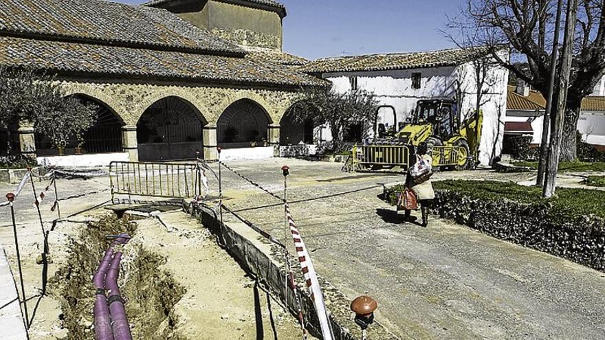 Arreglan la zanja tras la queja en El Periódico