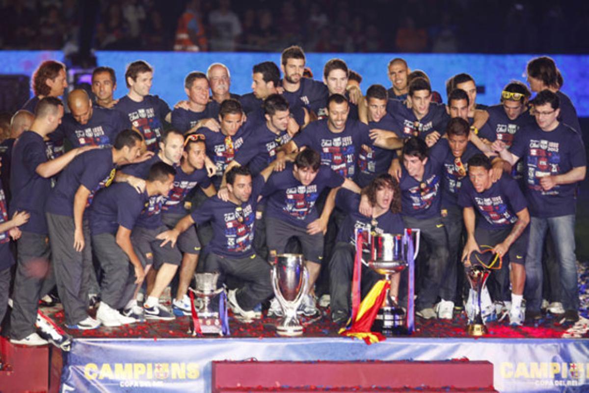El Barça celebra la Copa del Rei al Camp Nou i s’acomiada del seu entrenador, Josep Guardiola. Any 2012.
