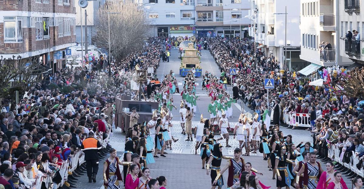 Desfile de Entroido do ano 2025 en Tui. | // D.P.