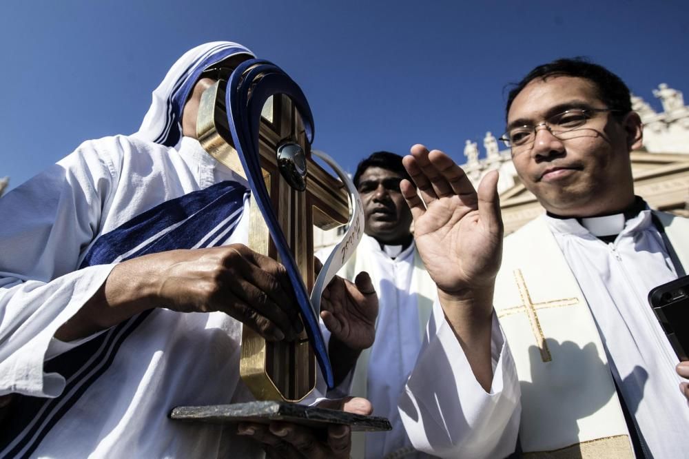 El Papa proclama santa a la madre Teresa de Calcuta