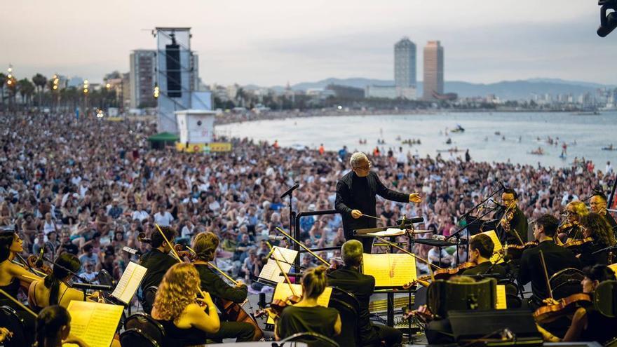 Gran Gala de Ópera de Clàssica a la Platja desde la playa de Sant Sebastià