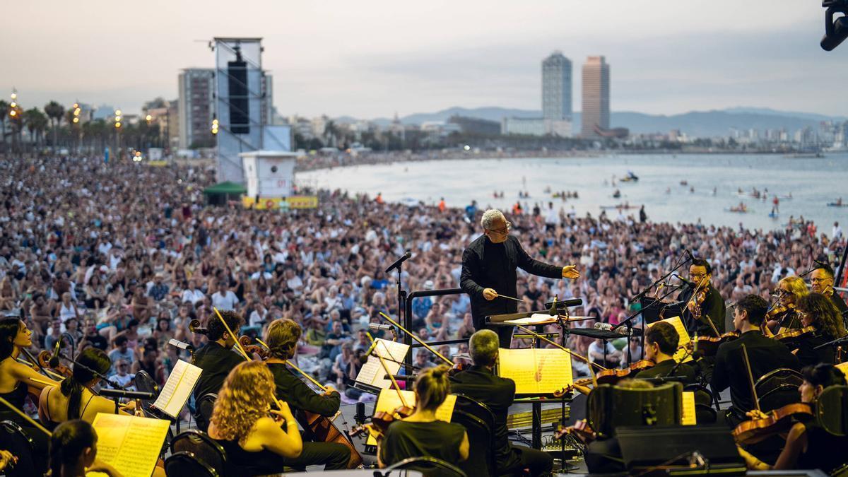 Gran Gala de Ópera de Clàssica a la Platja desde la playa de Sant Sebastià