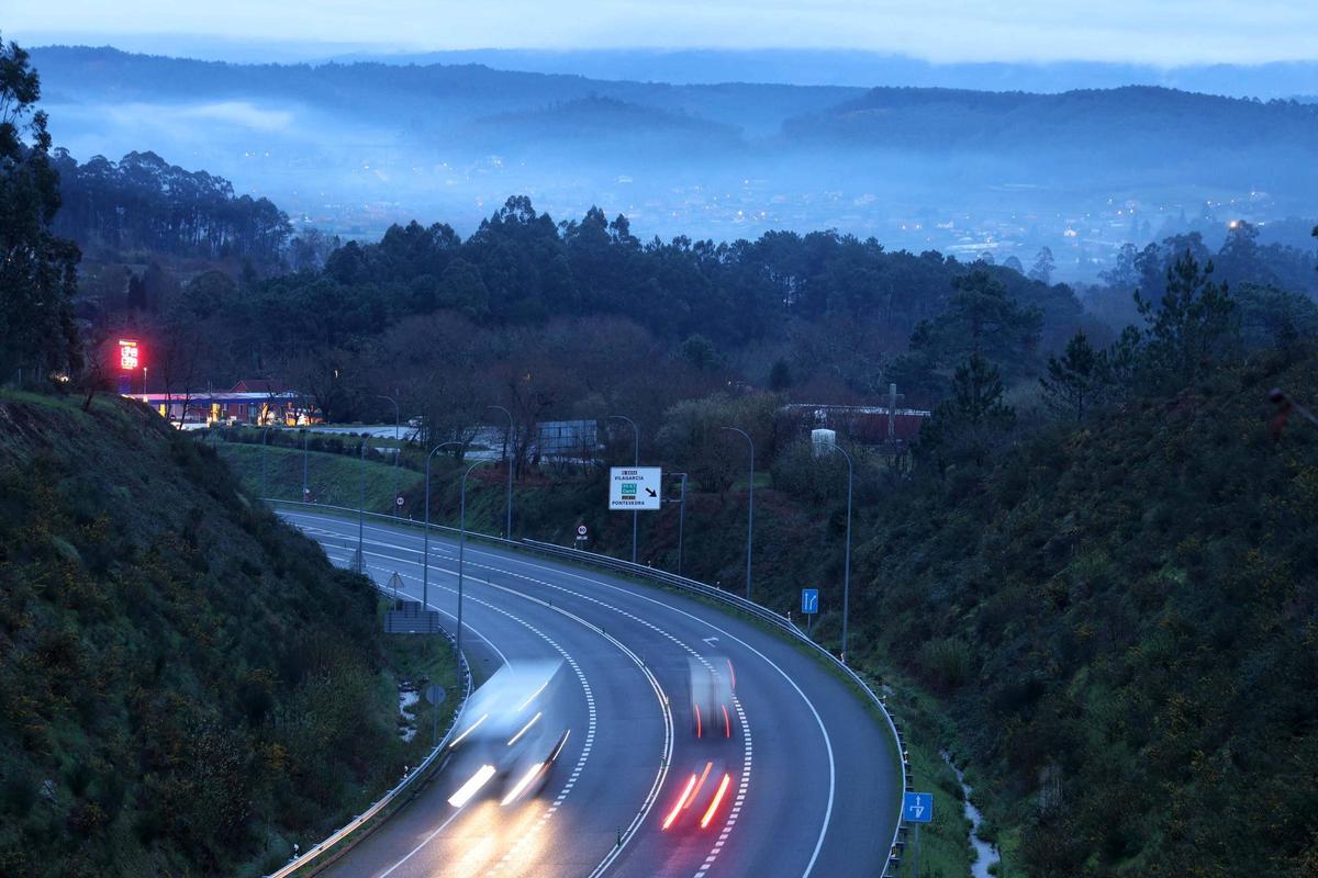 Uno de los tramos de farolas que nunca se estrenaron.