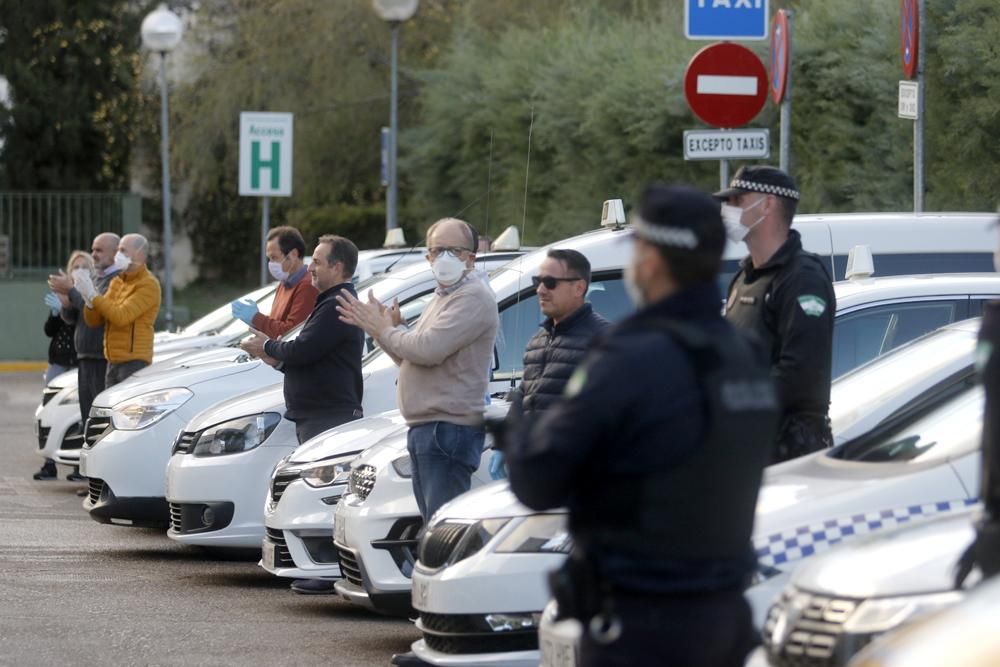 Coronavirus: Aplausos solidarios desde el sector del taxi y de la policía local