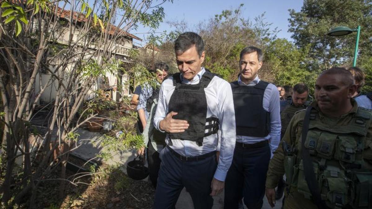 Un momento de la visita a Israel y Palestina que hizo Pedro Sánchez con el primer minsitro belga, Alexander de Croo, en noviembre de 2023.