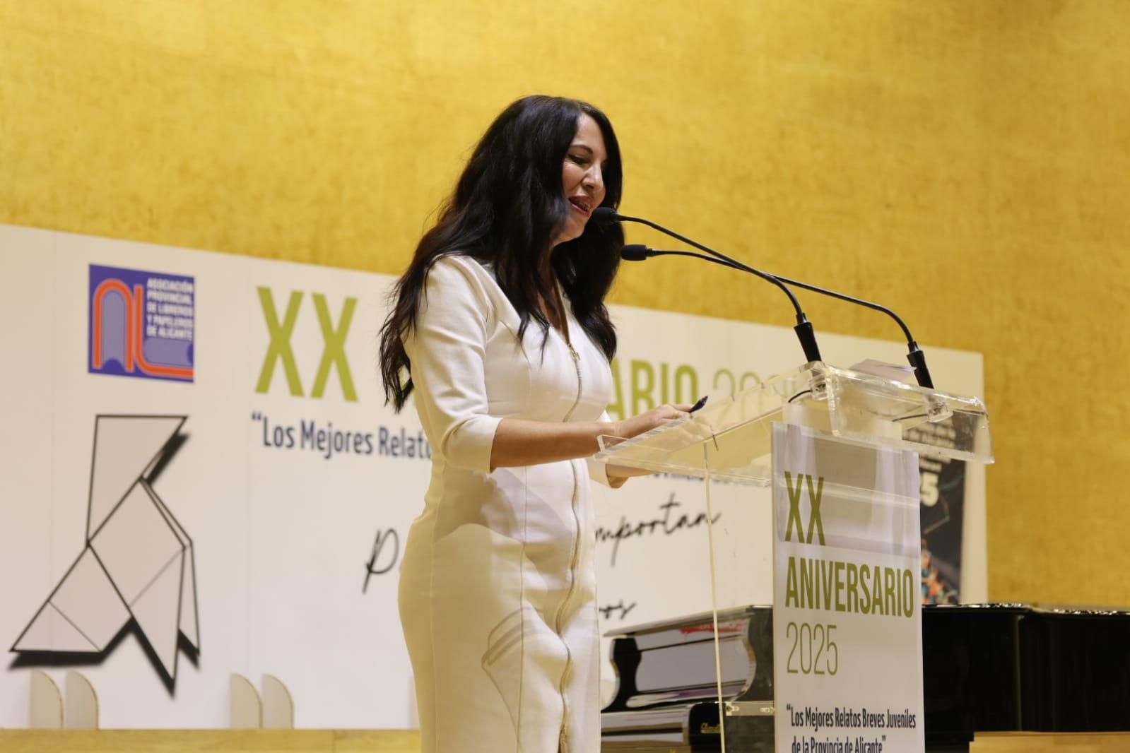 Entrega de premios en el ADDA del XX Concurso de los Mejores Relatos Breves Juveniles de la Provincia de Alicante