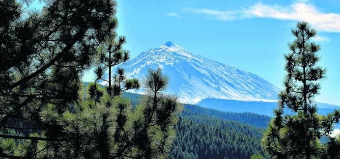 Una de las clásicas estampas del Teide nevado