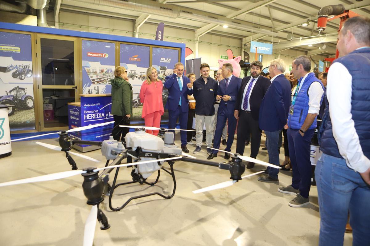 Durante el recorrido se visitaban los stands presentes, más de 130 en total.