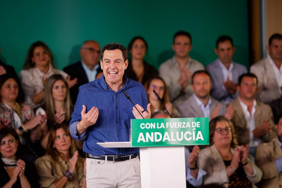 Córdoba. El presidente del PP, Alberto Núñez Feijóo, y el presidente del PP de Andalucía, Juanma Moreno, clausuran la Intermunicipal del Partido Popular de Andalucía, que se celebrará en Córdoba
