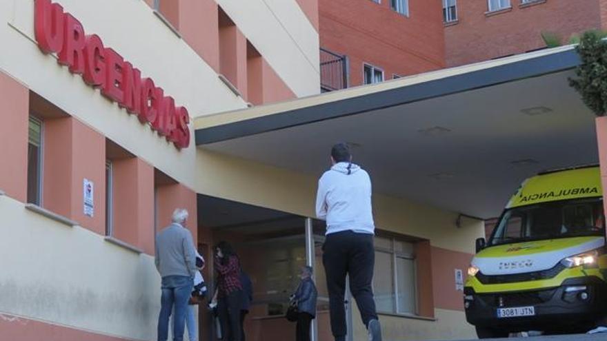 Inquietud en el hospital cacereño por los 14 sanitarios contagiados