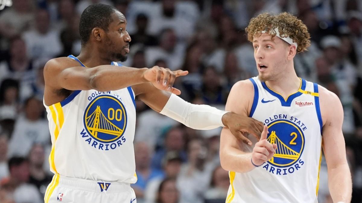 Jonathan Kuminga y Brandin Podziemski, durante el quinto partido ante los Timberwolves
