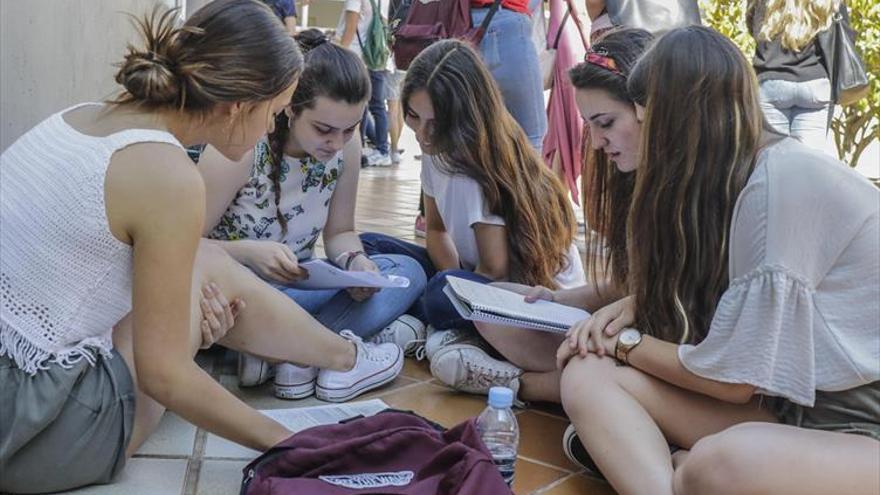 1.236 alumnos afrontan desde mañana la convocatoria extraordinaria de la EBAU