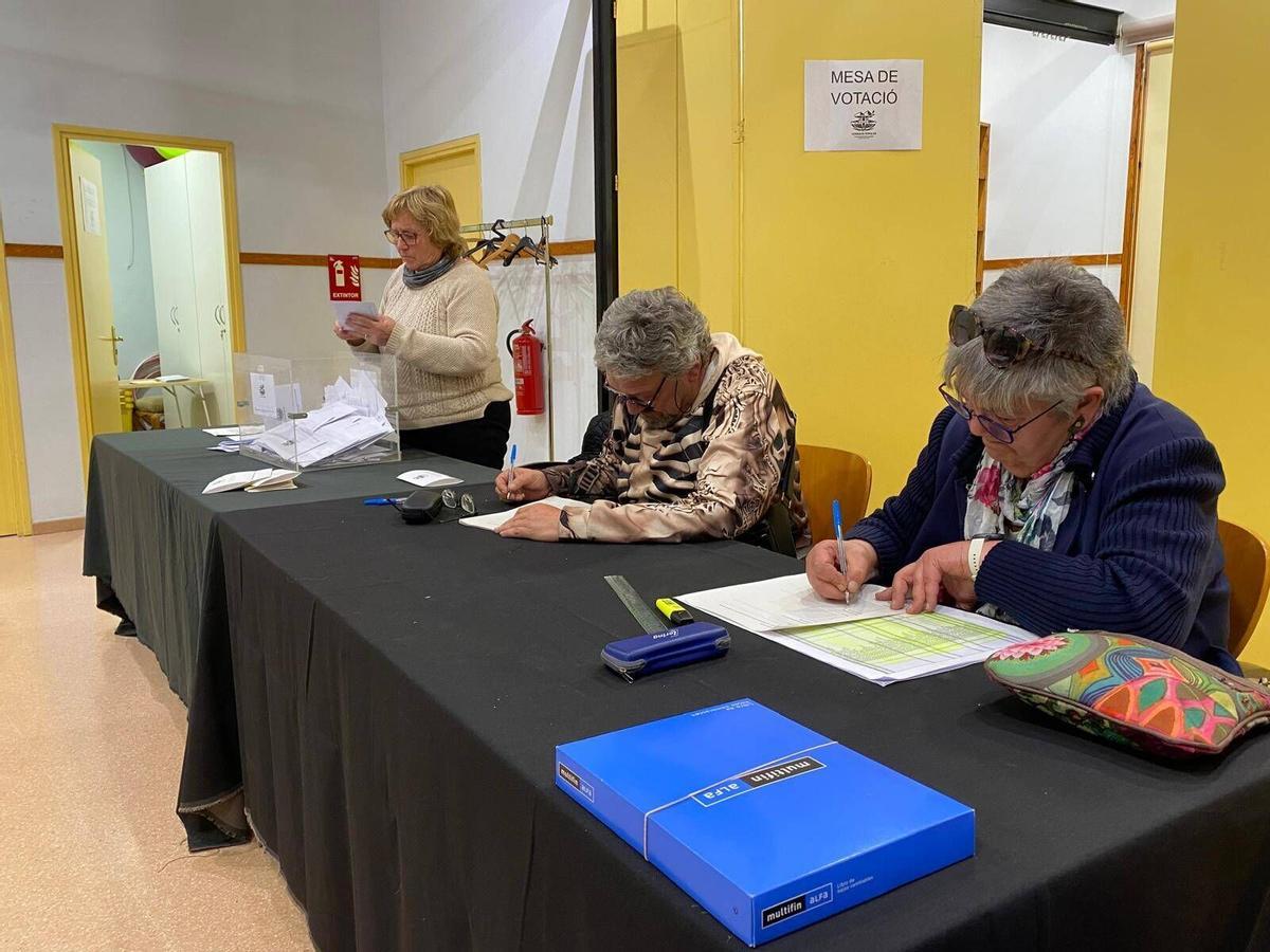 CONSULTA CENTRAL REVERSIBLE DE LA BAELLS A VILADA. ESCRUTINI. RECOMPTE DE VOTS