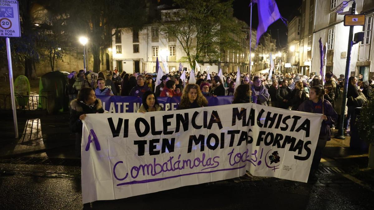 La manifestación del 25N en Santiago partió desde la Praza 8 de Marzo