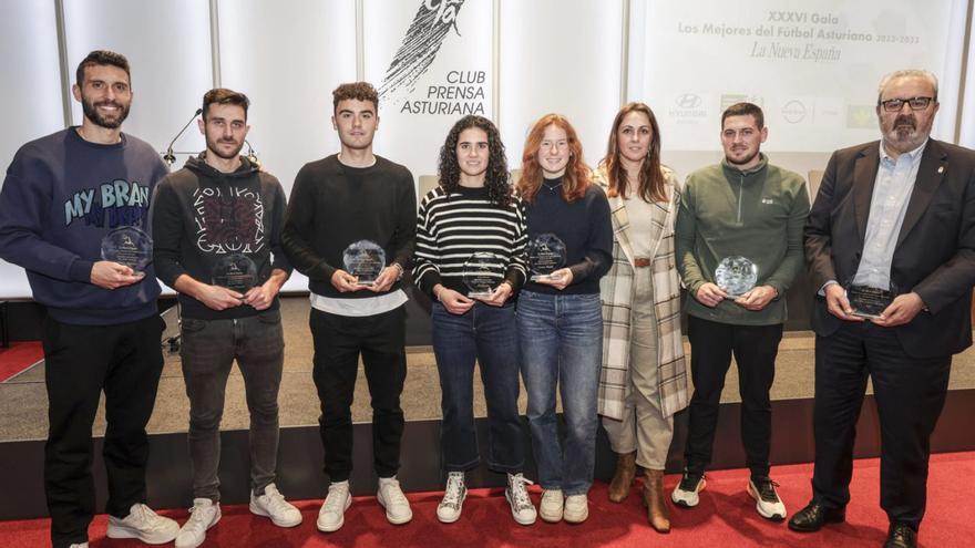 Borja Bastón, Lucas Ahijado, Álex Cardero, Alejandra Moro, Grace Walsh, Beatriz Méndez, Carlos «Cano» y Manolo Paredes.