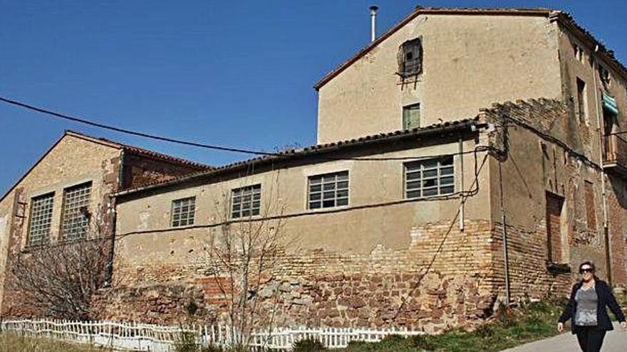 L&#039;antiga fàbrica Vinyes, en una imatge d&#039;arxiu, en un clar estat de degradació i abandonament