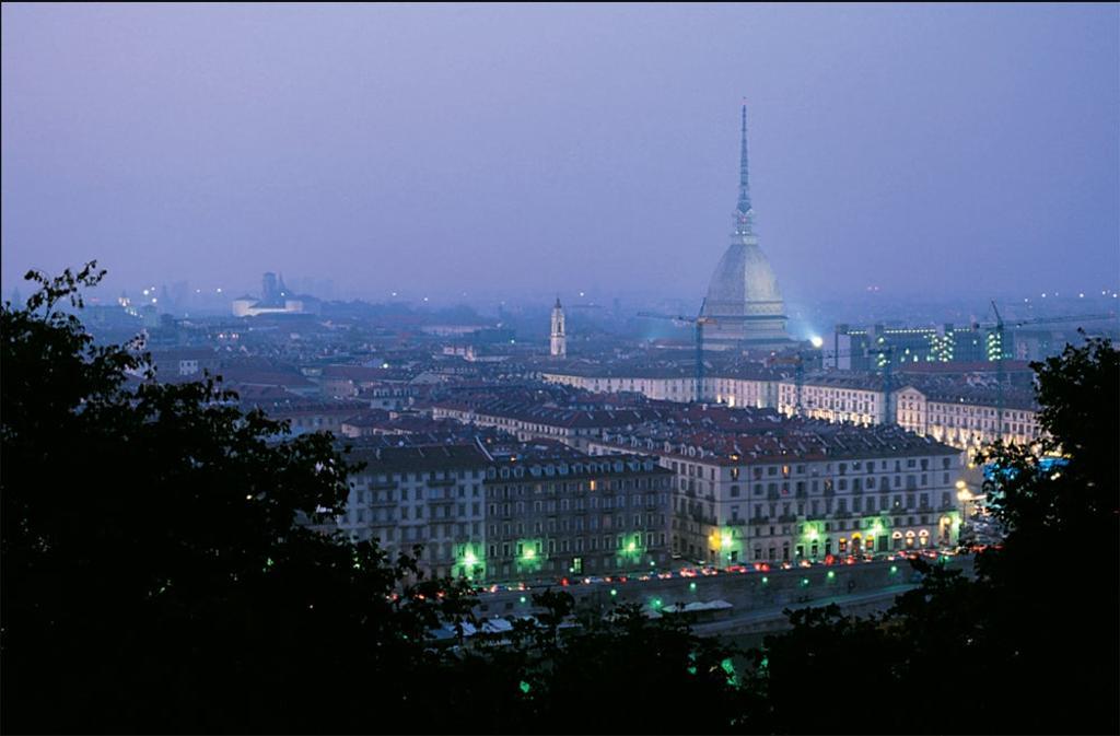 Vista de Turín con la Mole Antonelliana al fondo.