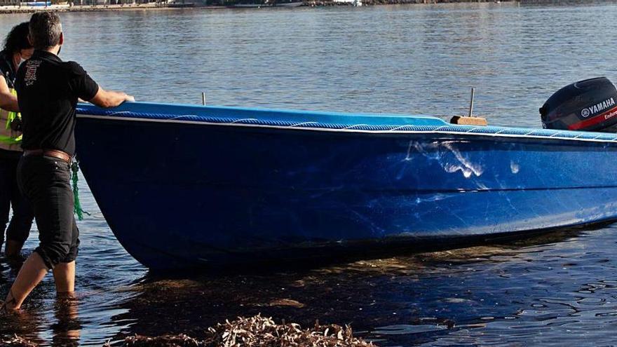 Una de las últimas pateras arribadas a Ibiza quedó varada en la costa de es Viver.