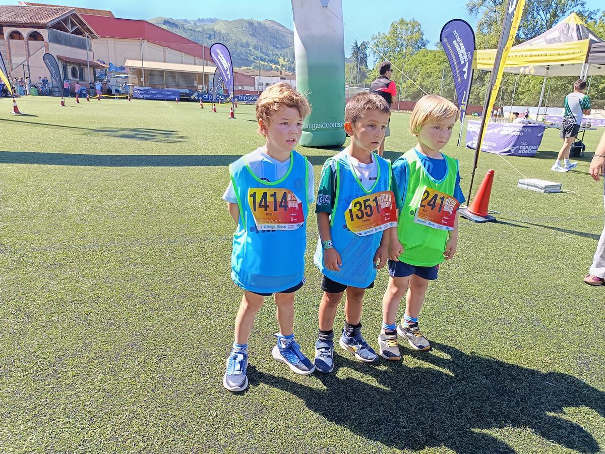 El XV Cross Escolar Infantil de Cangas de Onís reúne a 200 participantes