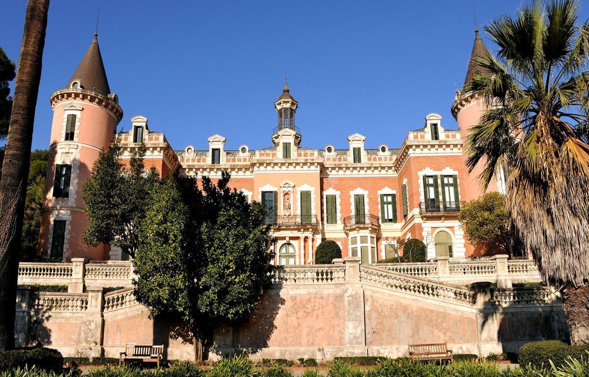 Jardines del Palau de les Heures en 2025.