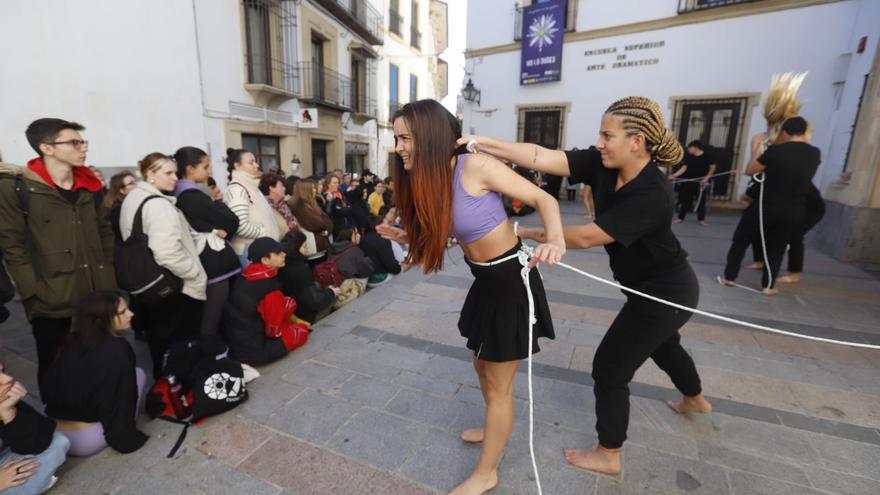 Los alumnos de Arte Dramático escenifican la lucha contra la violencia machista