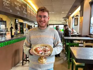 EN IMÁGENES: El restaurante Feudo Real de Grado presenta su "trampantojo de donut" para el certamen de Afuega'l Pitu