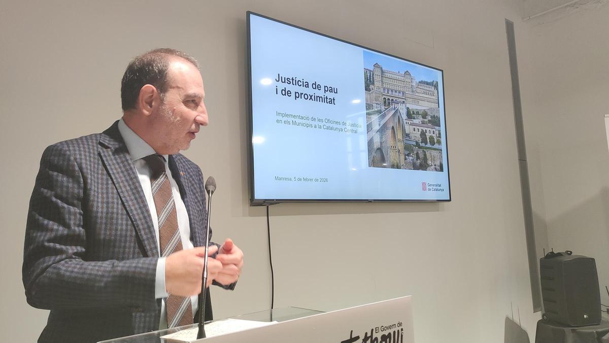 El conseller de Justícia, Ramon Espadaler, a la presentació a Manresa de les agrupacions d'Oficines de Justícia al Municipi (OJM)