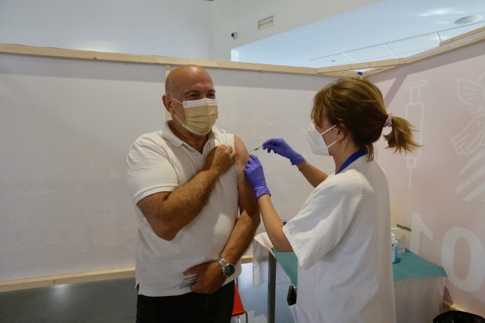 Sanidad pone en marcha cinco nuevos centros de vacunación en la Marina Baixa