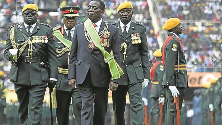Mnangagwa, presidente provisional de Zimbabue