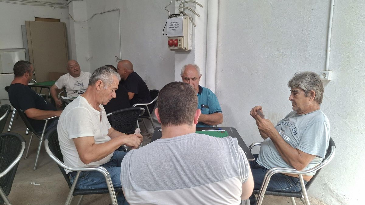 El campeonato reunió a jugadores de varias provincias en la sede cedida por la Asociación de Vecinos El Roser.