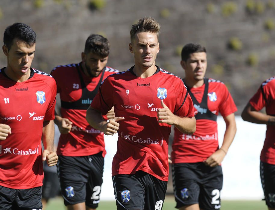 Entrenamiento del Tenerife a falta de 3 fichajes