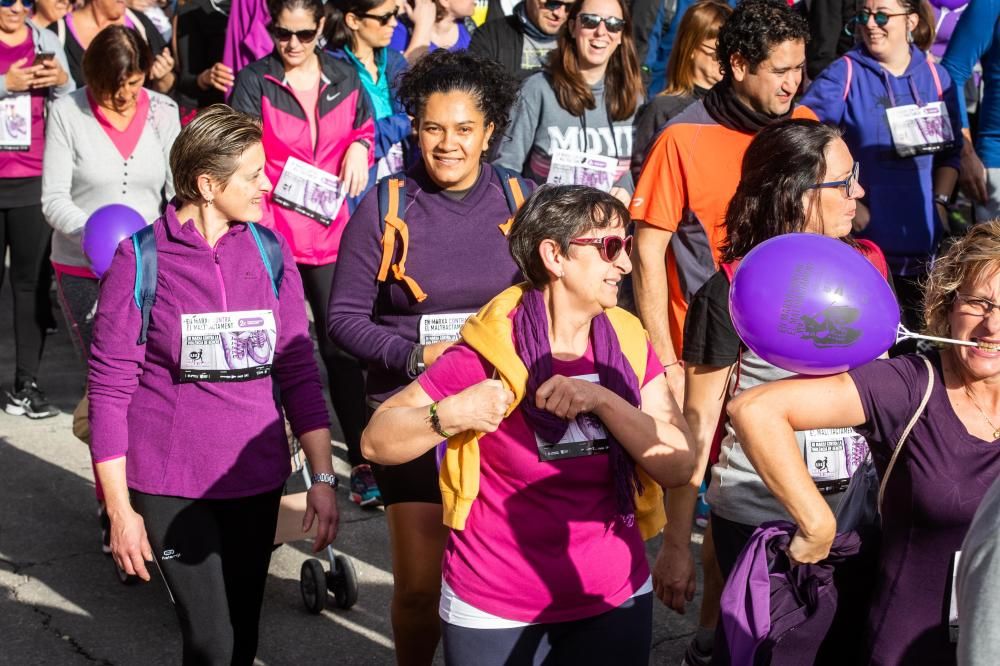 Búscate en la galería de fotos de la Marxa contra la Violencia de Género