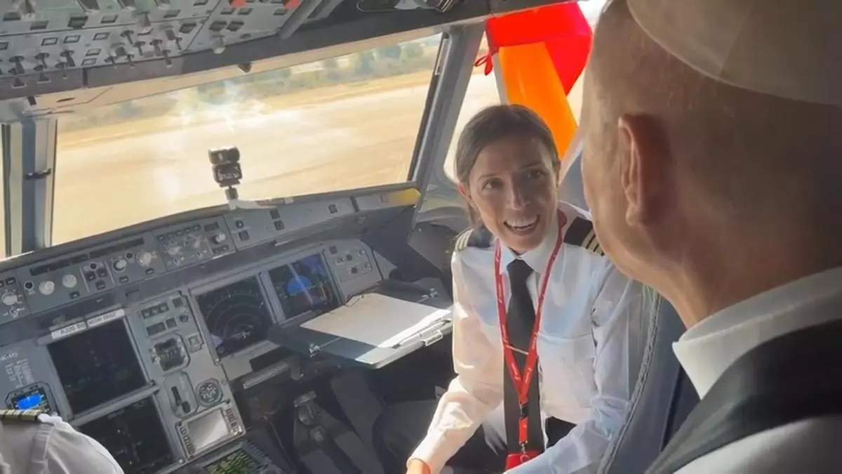 Una piloto extremeña lleva al Papa hasta Barcelona y le pide bendiciones para familias y allegados