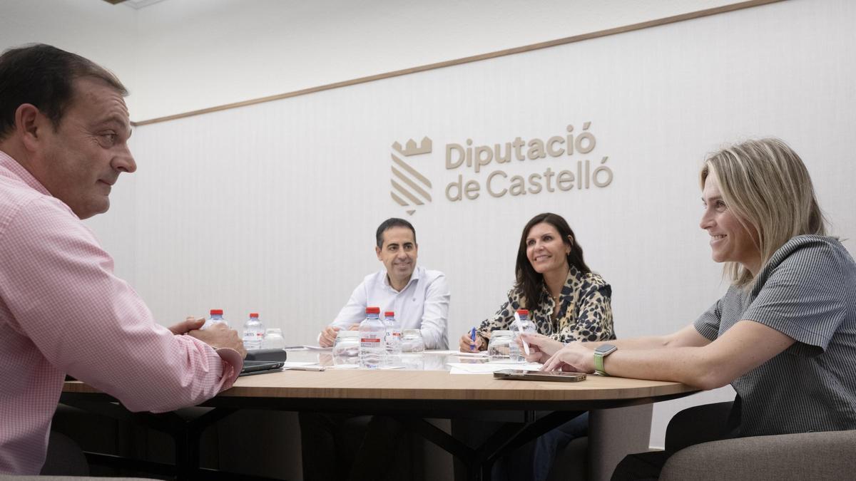La presidenta, Marta Barrachina, y los vicepresidentes Pallarés, Folgado y Martínez.