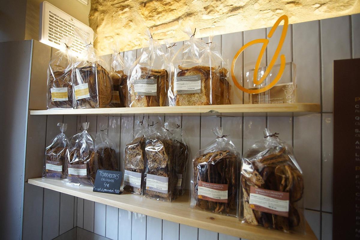 Agnès Julià, del forn de pa Lleva't a Avinyonet de Puigventós i les seves elaboracions Agnès Julià, del forn de pa Lleva't a Avinyonet de Puigventós i les seves elaboracions
