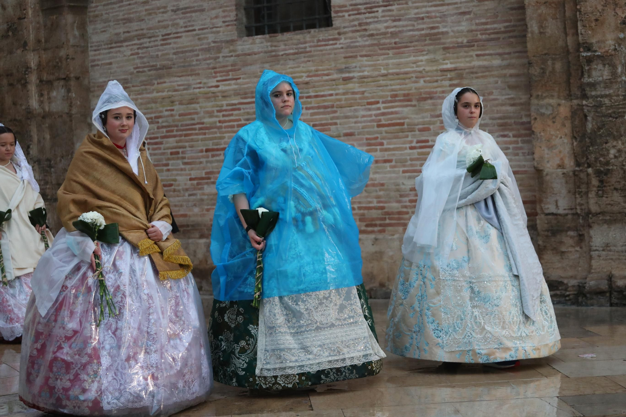 Búscate en el primer día de ofrenda por la calle de la Paz (entre las 18:00 a las 19:00 horas)