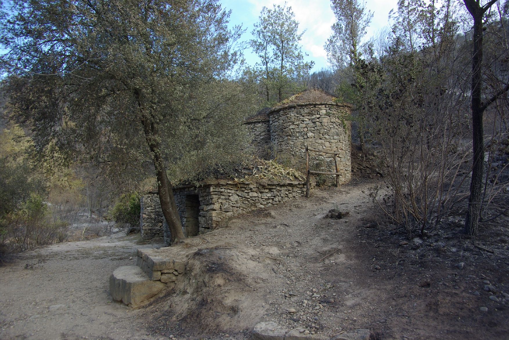 El foc envolta de cendra les tines de la Vall del Flequer