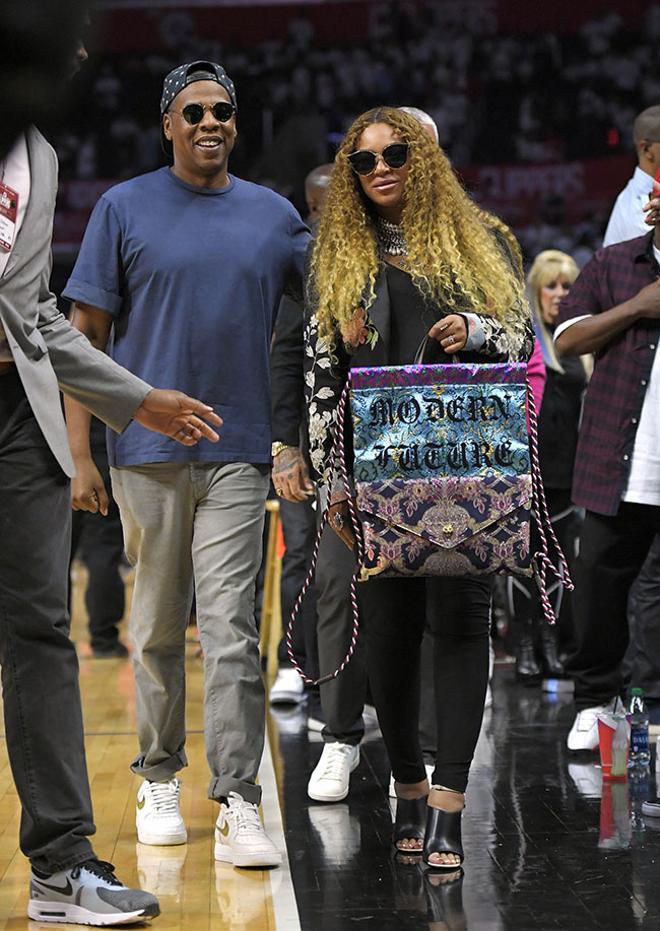 Beyoncé y Jay-Z en un partido de baloncesto en Los Ángeles