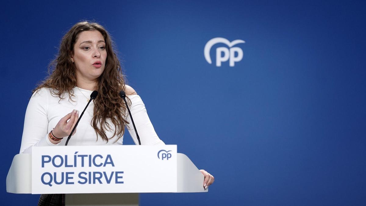 Esther Muñoz durante la rueda de prensa en la sede del PP.