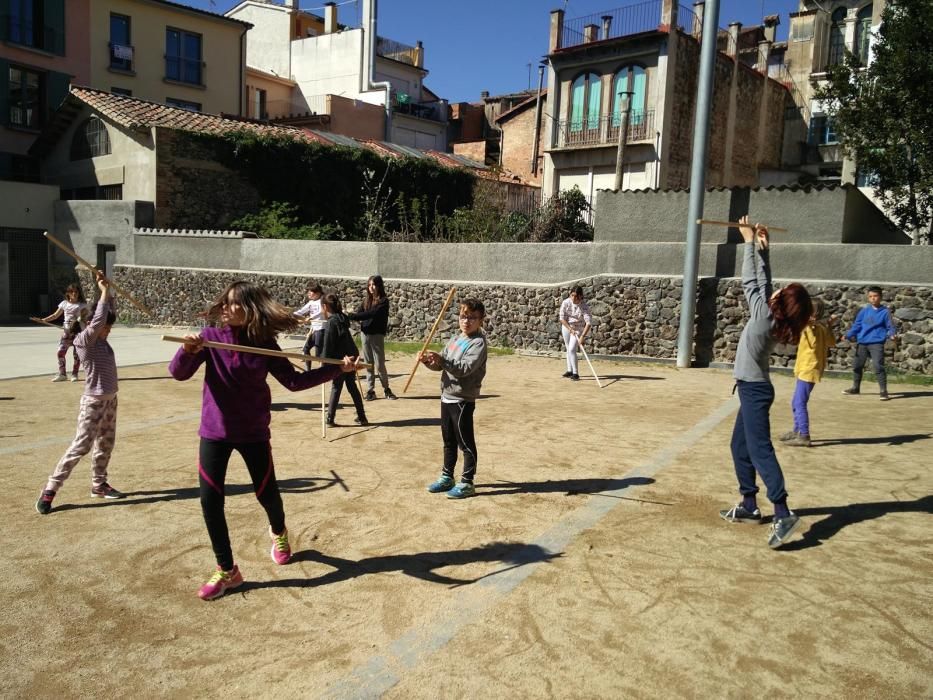 Tallers de dansa amb nenes i nens a Olot del Sismògraf 2018